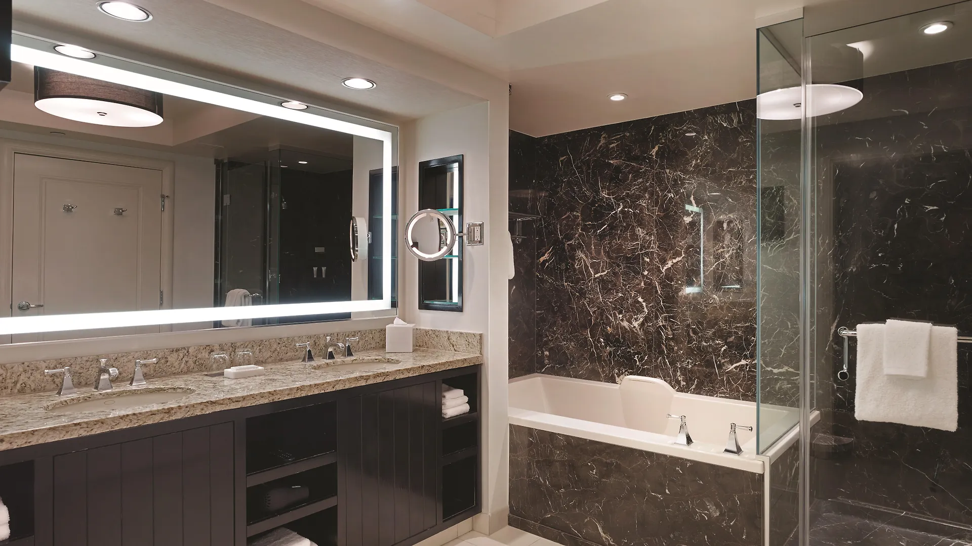 The W Las Vegas At Mandalay Bay By Suiteness USA