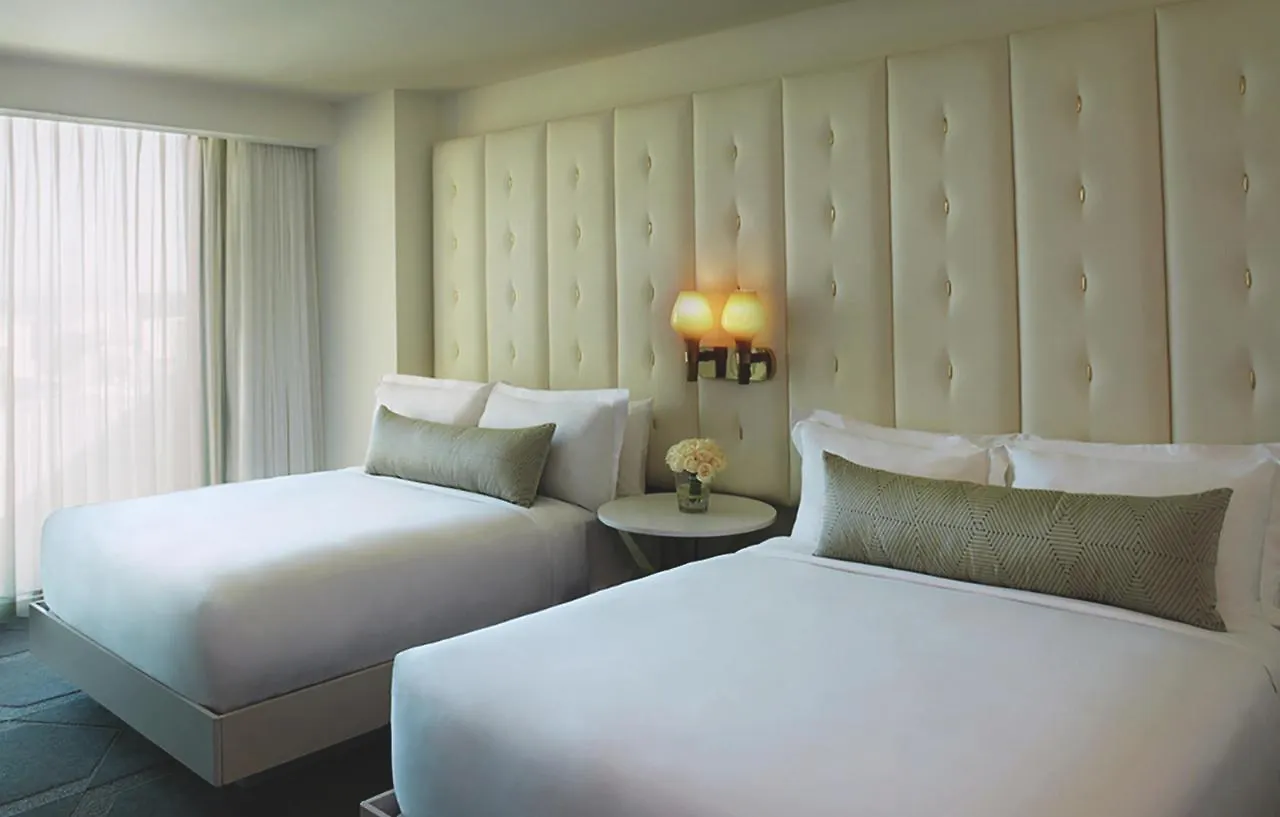 Rezort The W Las Vegas At Mandalay Bay By Suiteness